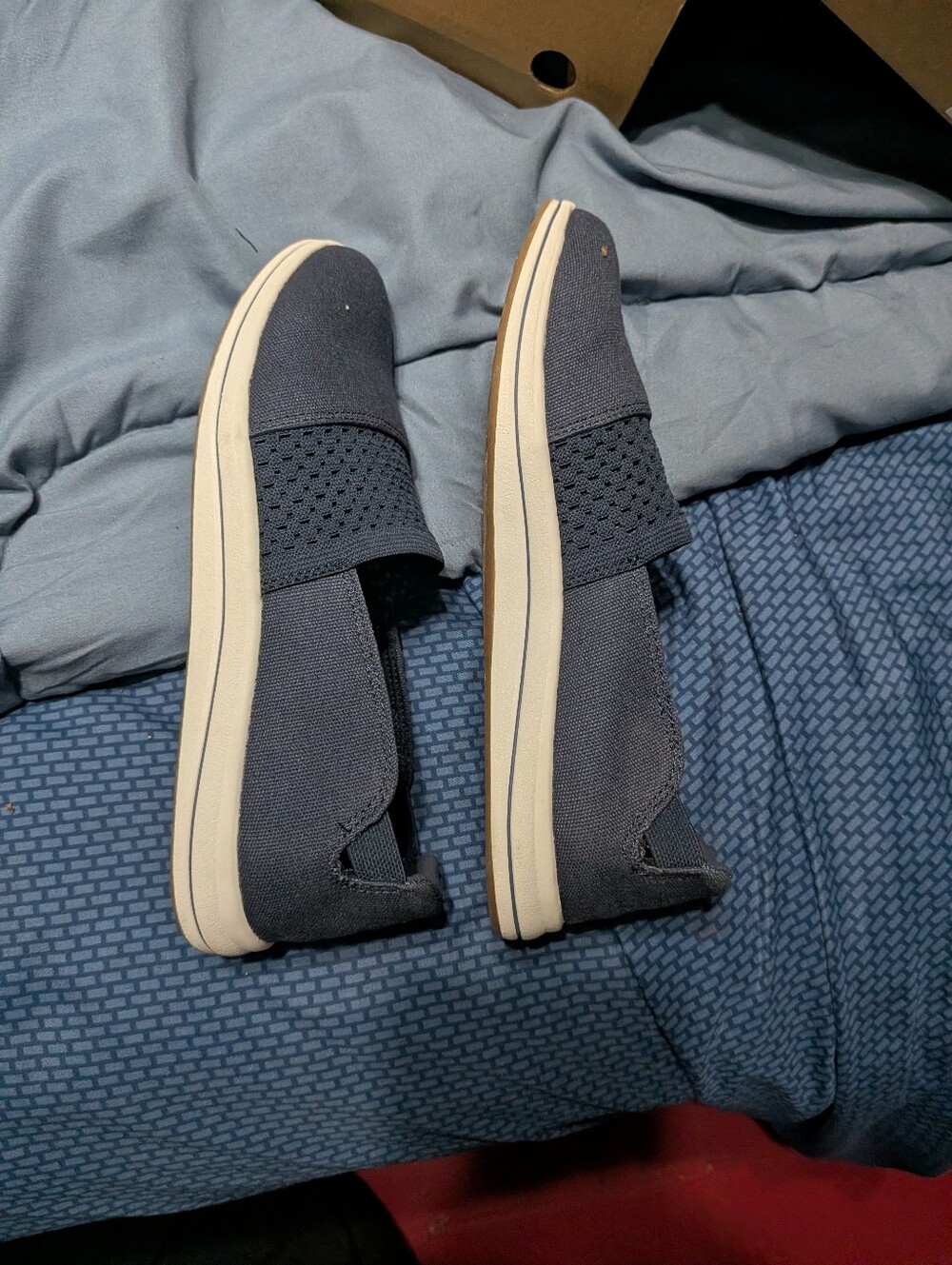Women's Size 7 Clarks Shoes - Picture 2 of 5